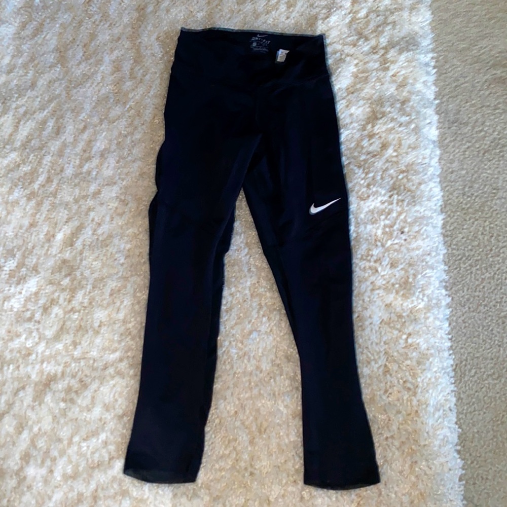 NIKE: cropped leggings size xs